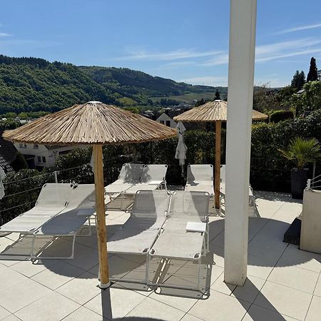 Weingut-Aparthotel Olinger Меринг Экстерьер фото