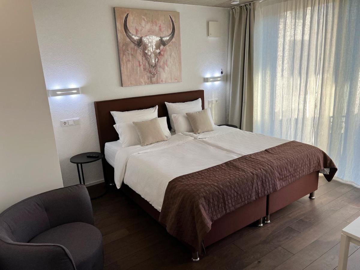 Weingut-Aparthotel Olinger Меринг Экстерьер фото