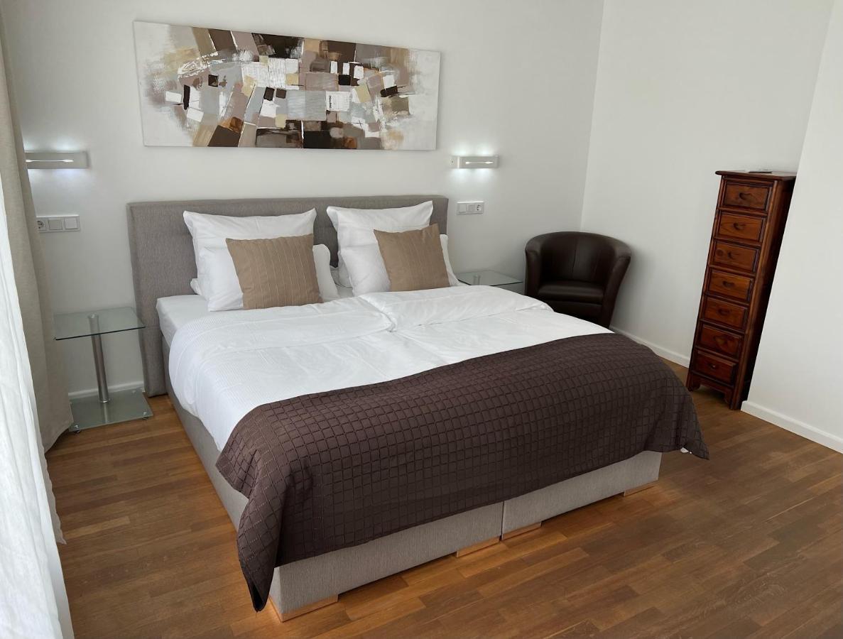 Weingut-Aparthotel Olinger Меринг Номер фото