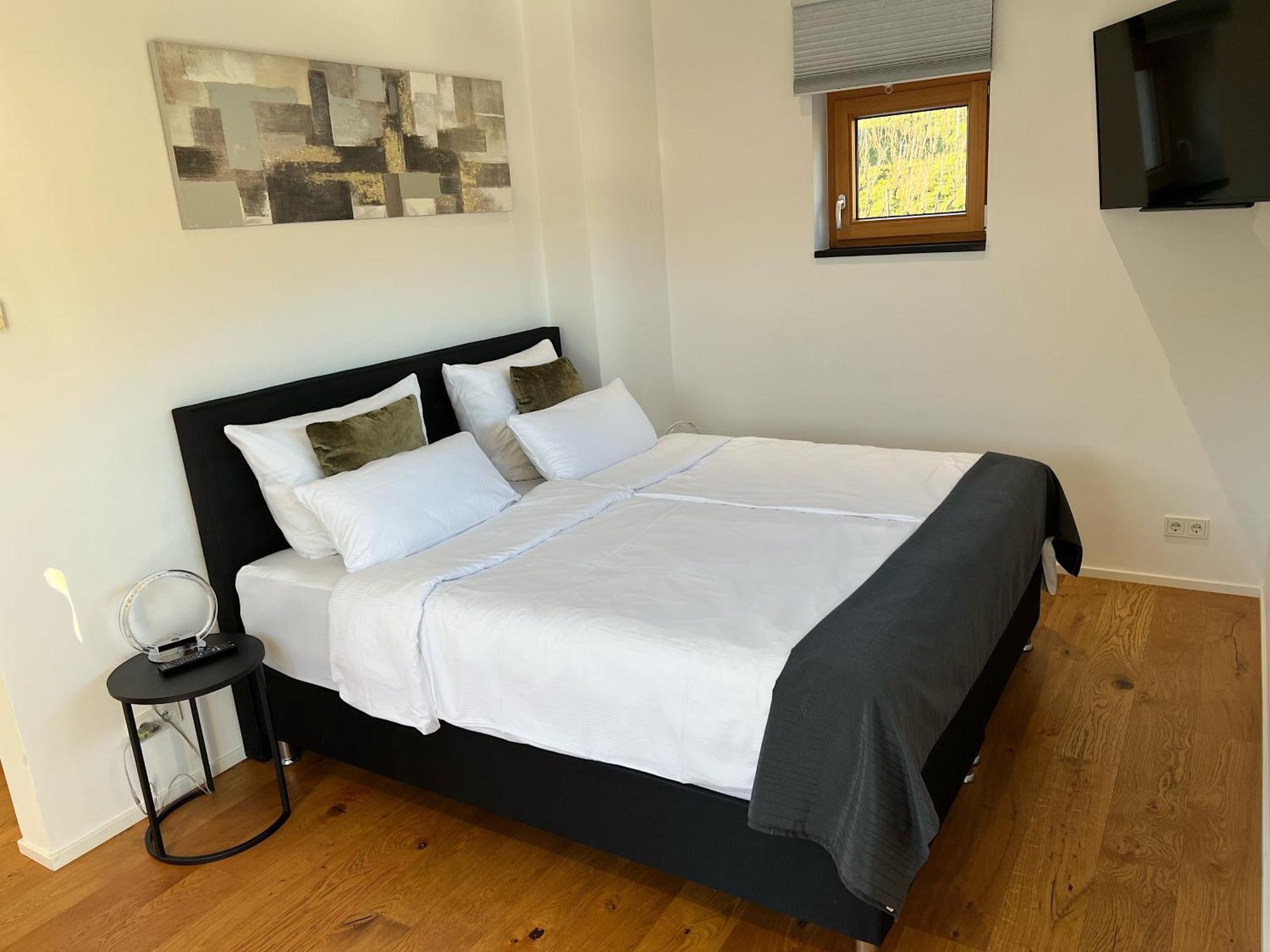 Weingut-Aparthotel Olinger Меринг Номер фото