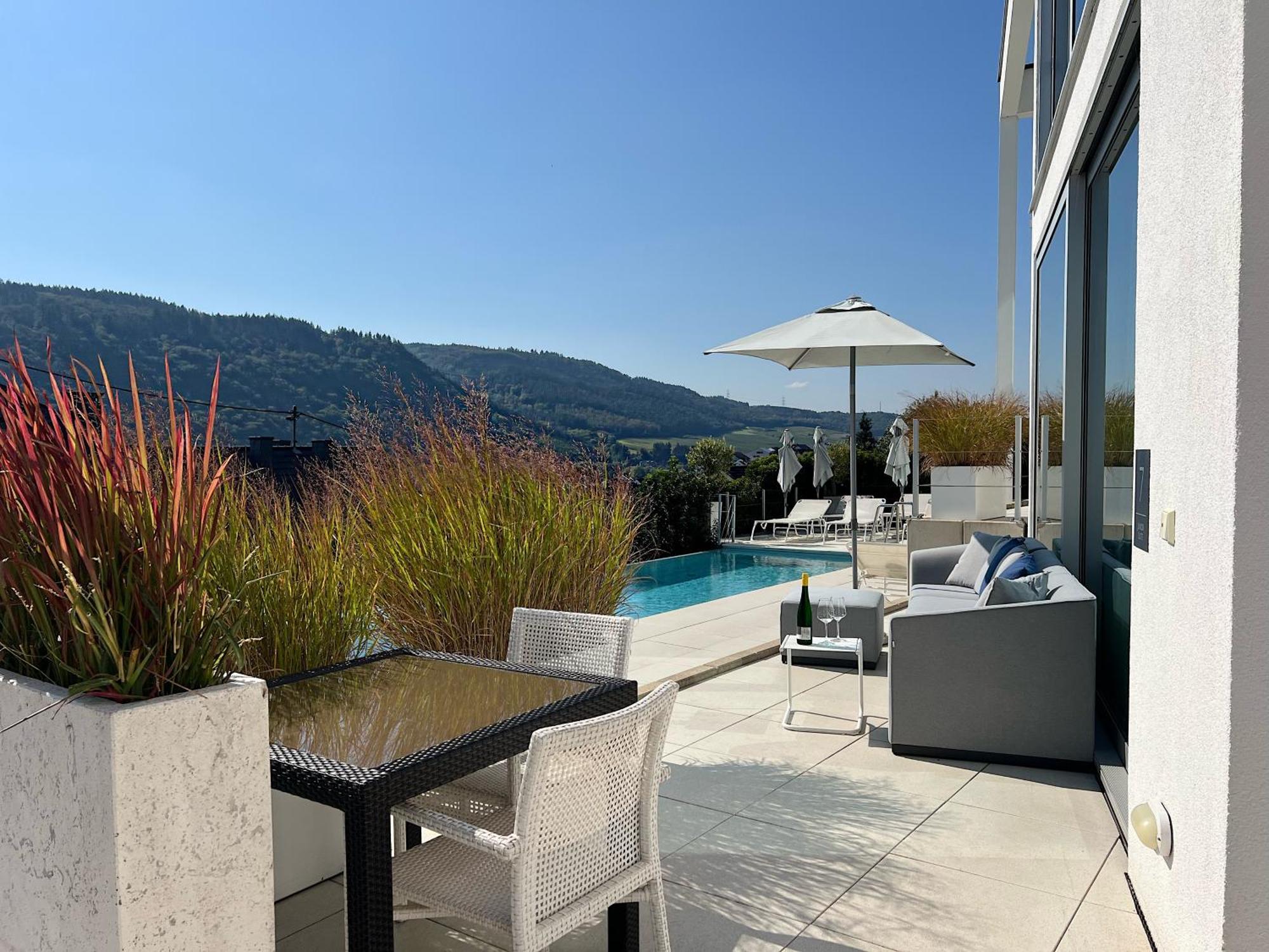 Weingut-Aparthotel Olinger Меринг Экстерьер фото