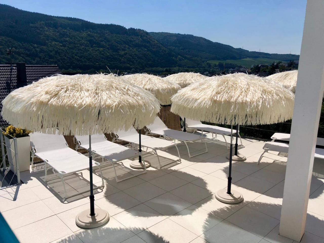 Weingut-Aparthotel Olinger Меринг Экстерьер фото